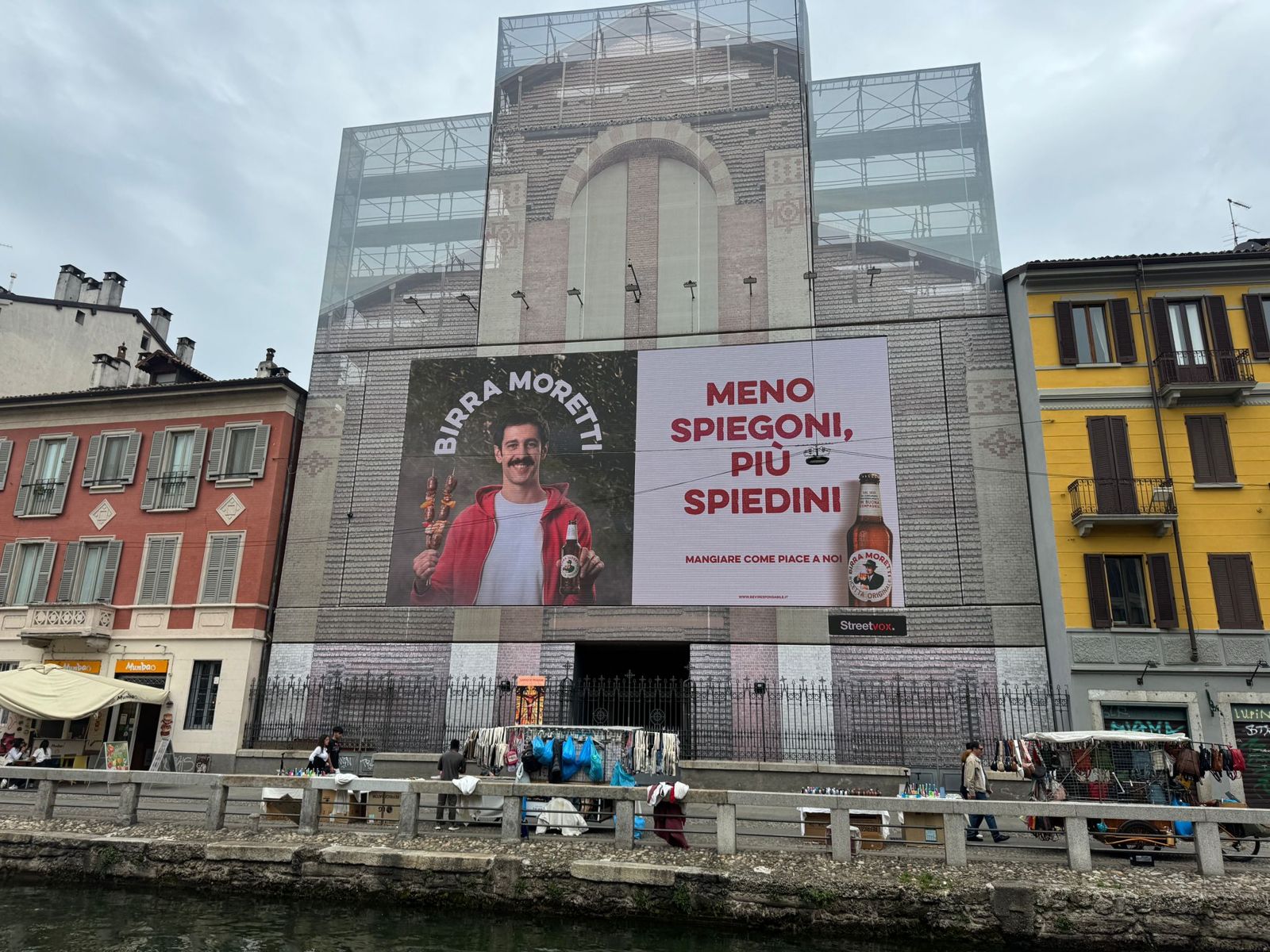 Milano — Naviglio Grande, Meno spiegoni più spiedini